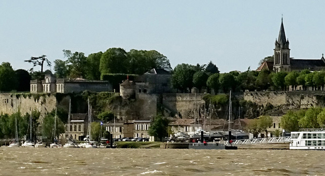 Bourg-gironde-estuaire